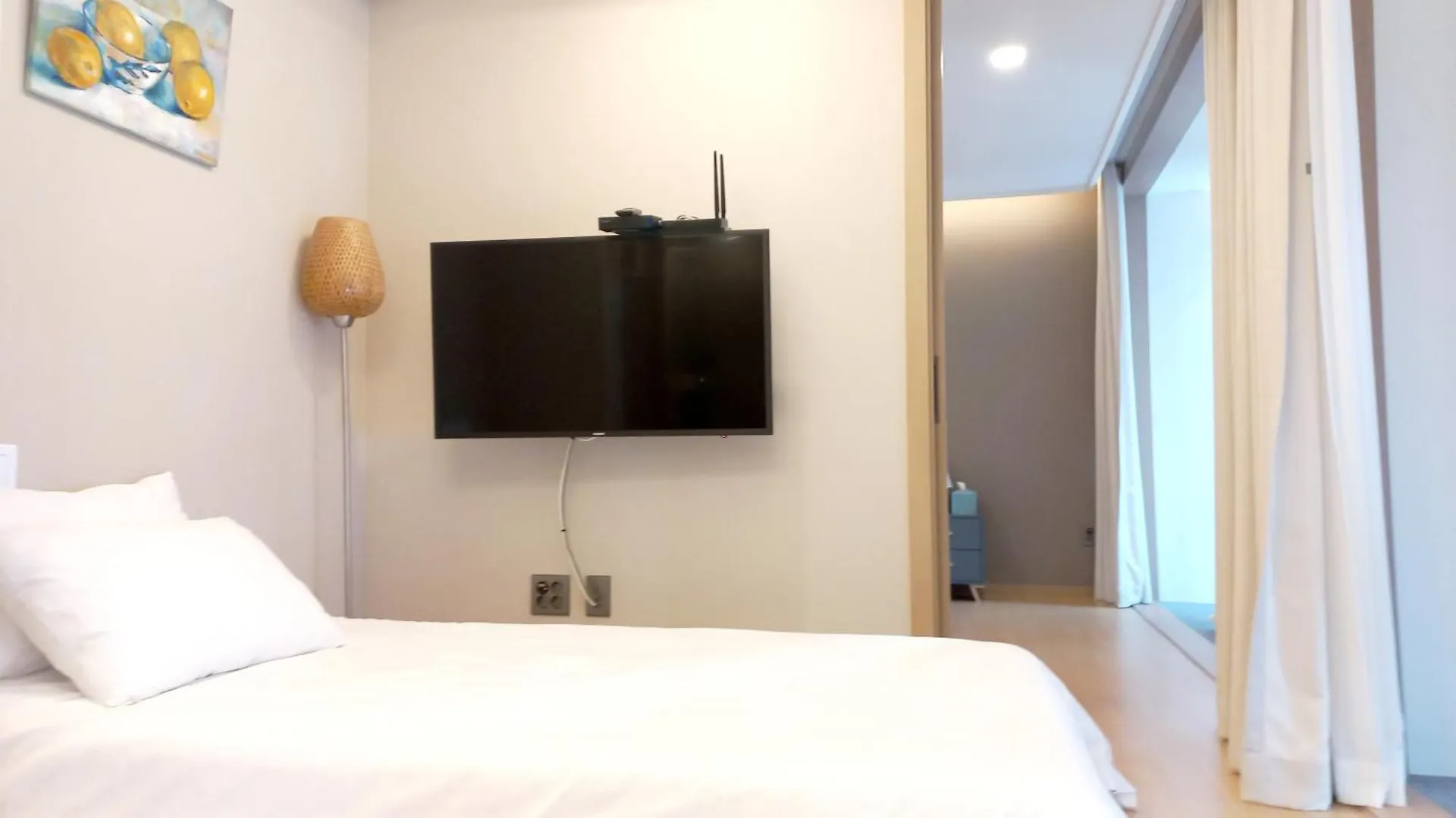 Aparthotel Mansion216, Haeundae Beach'S New Residence Is 2 Minutes Away From Haeundae Station And Offers Luggage Storage Service And Early Check-In, 31St Floor City View South Korea